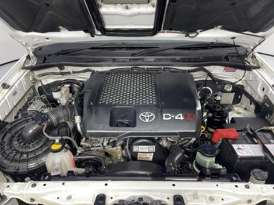 Photo '13' of Toyota Hilux