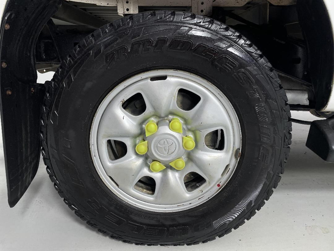 Photo '12' of Toyota Hilux