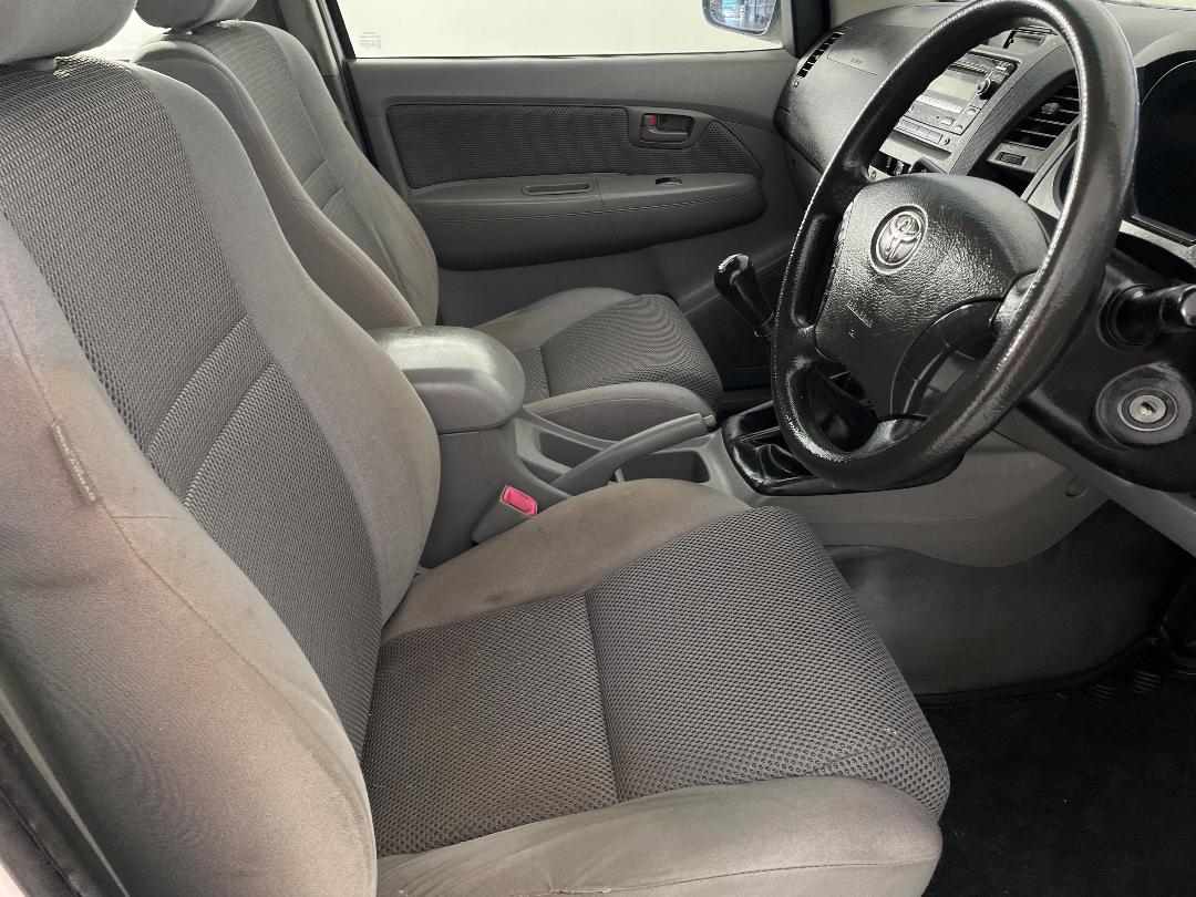 Photo '16' of Toyota Hilux