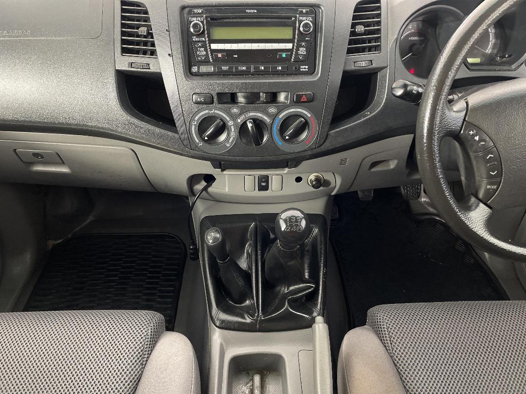 Photo '18' of Toyota Hilux