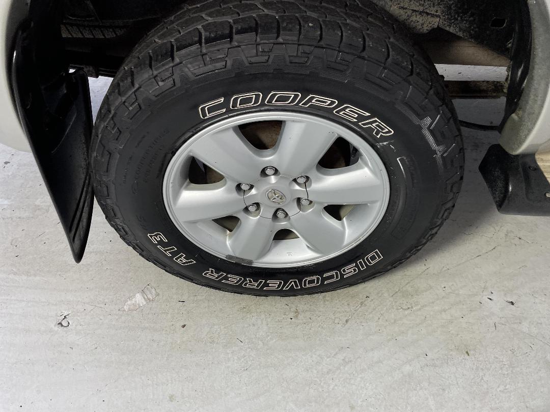 Photo '12' of Toyota Hilux