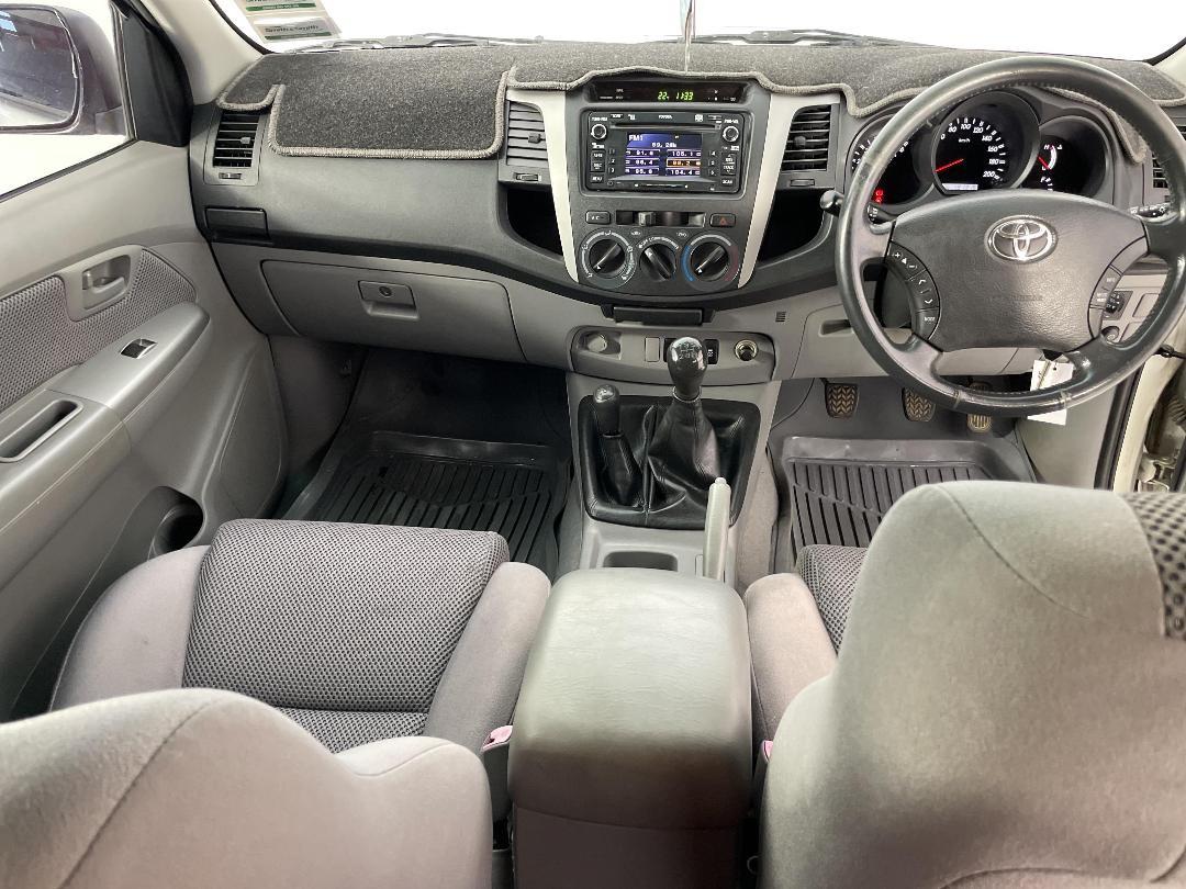 Photo '17' of Toyota Hilux