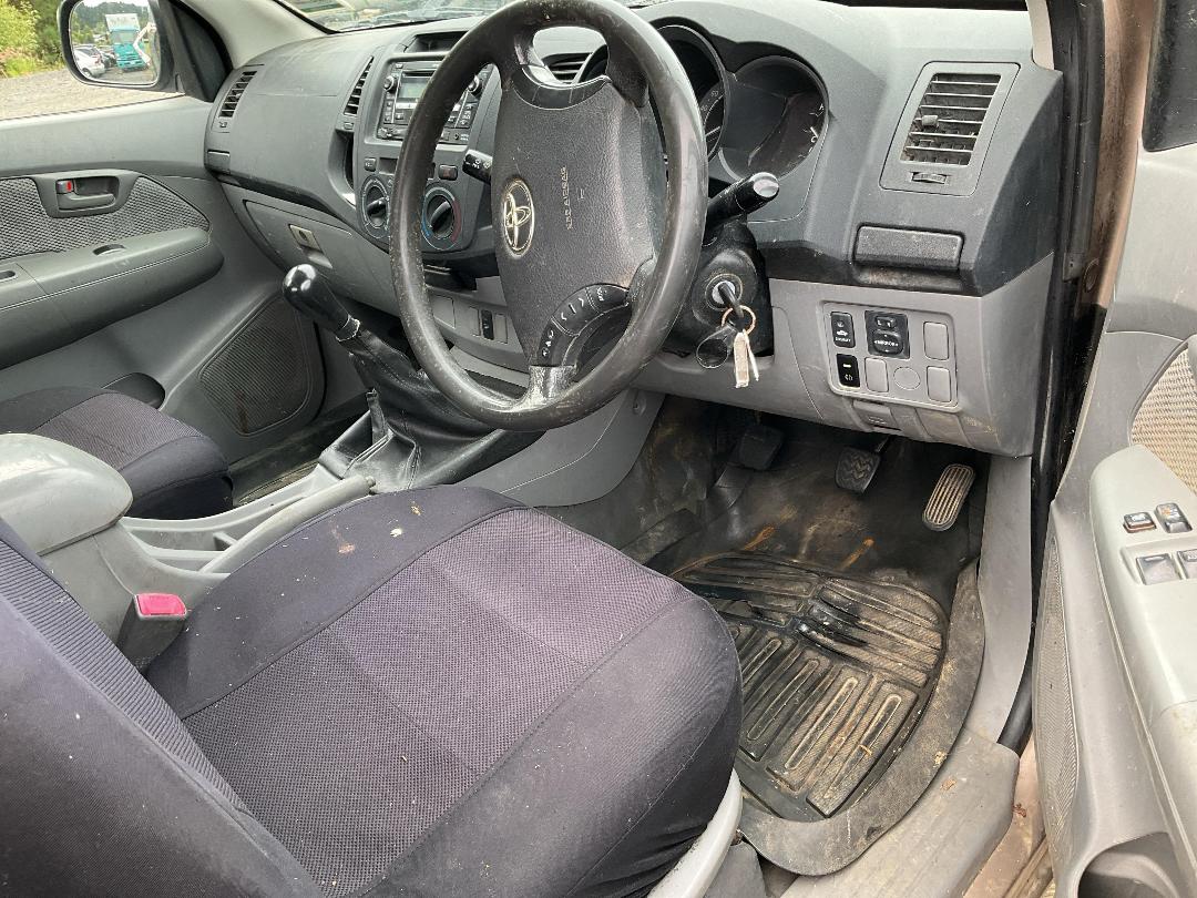 Photo '10' of Toyota Hilux TD EC/CC Photo '10' of Toyota Hilux TD EC/CC