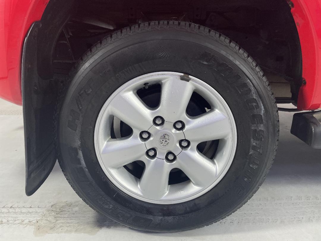 Photo '12' of Toyota Hilux