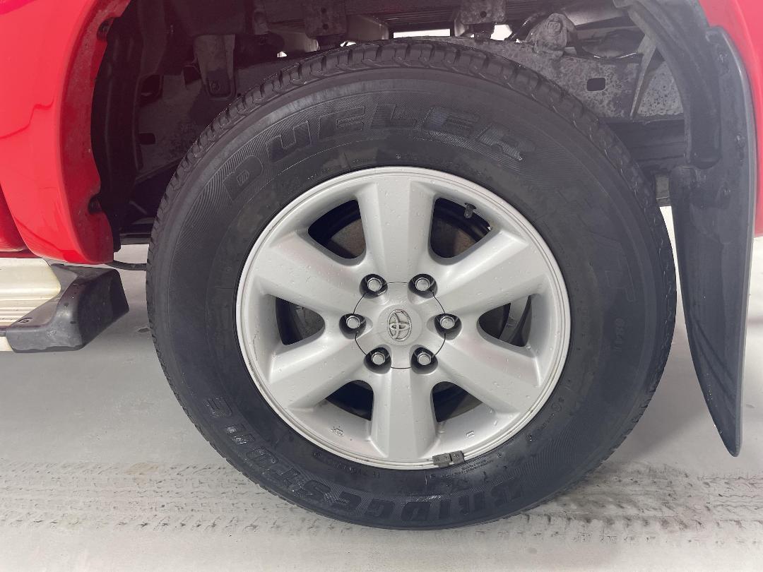 Photo '11' of Toyota Hilux