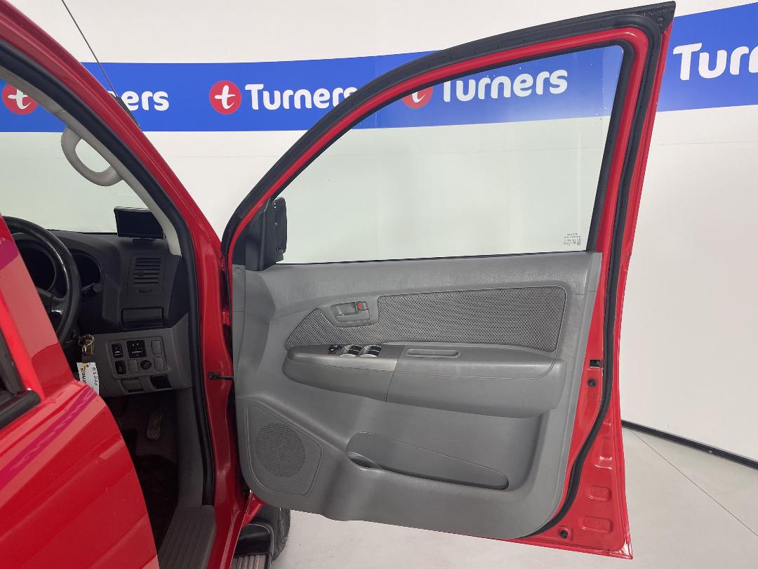 Photo '15' of Toyota Hilux