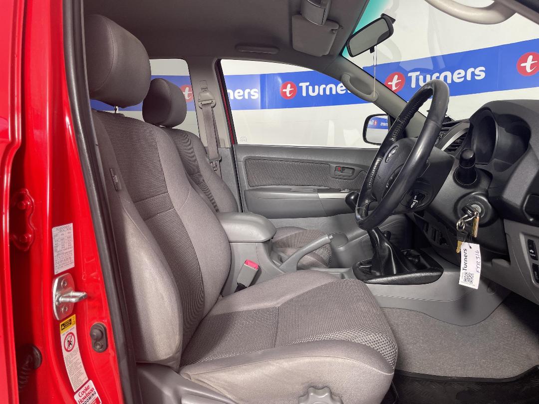 Photo '16' of Toyota Hilux