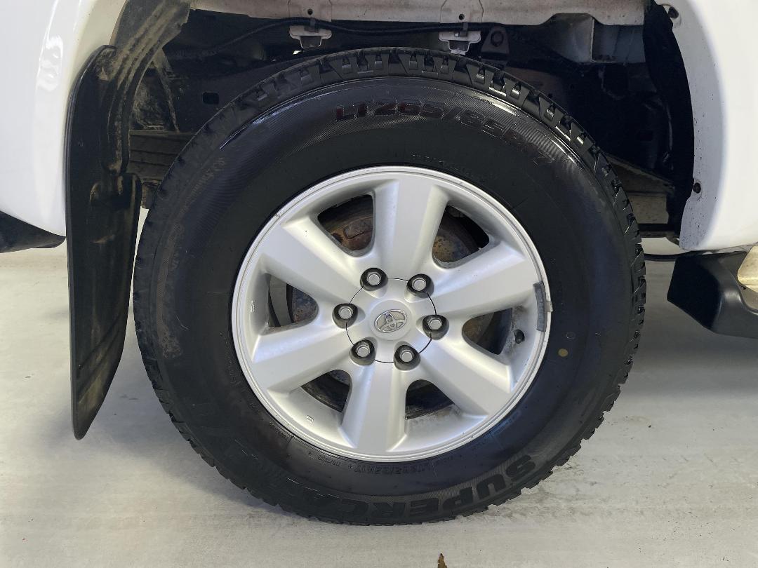 Photo '12' of Toyota Hilux