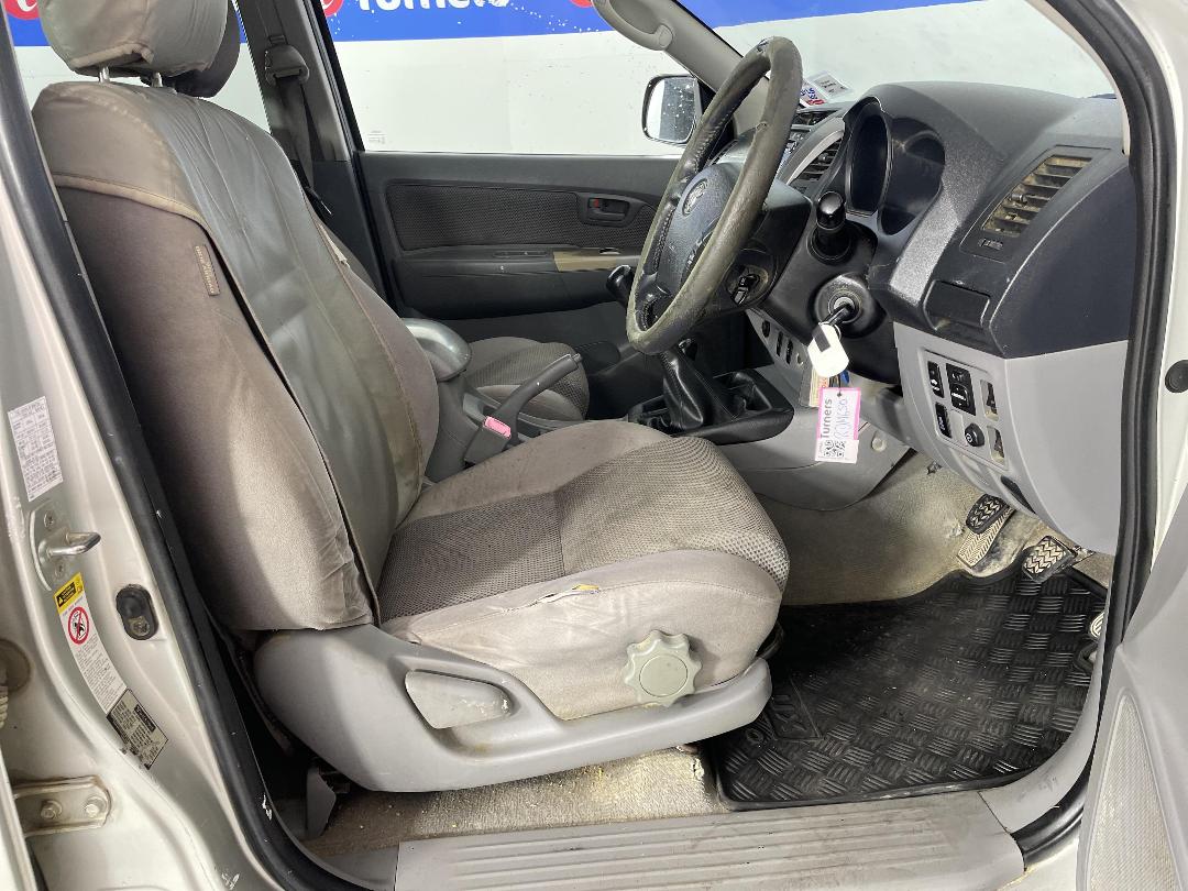 Photo '16' of Toyota Hilux Photo '16' of Toyota Hilux