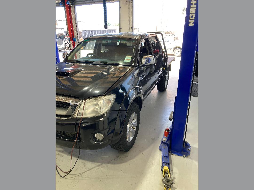 Photo '4' of Toyota Hilux TD SR5 DC