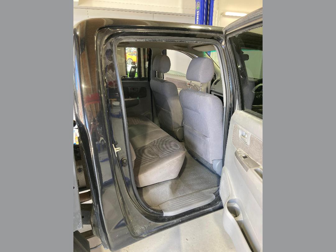 Photo '7' of Toyota Hilux TD SR5 DC