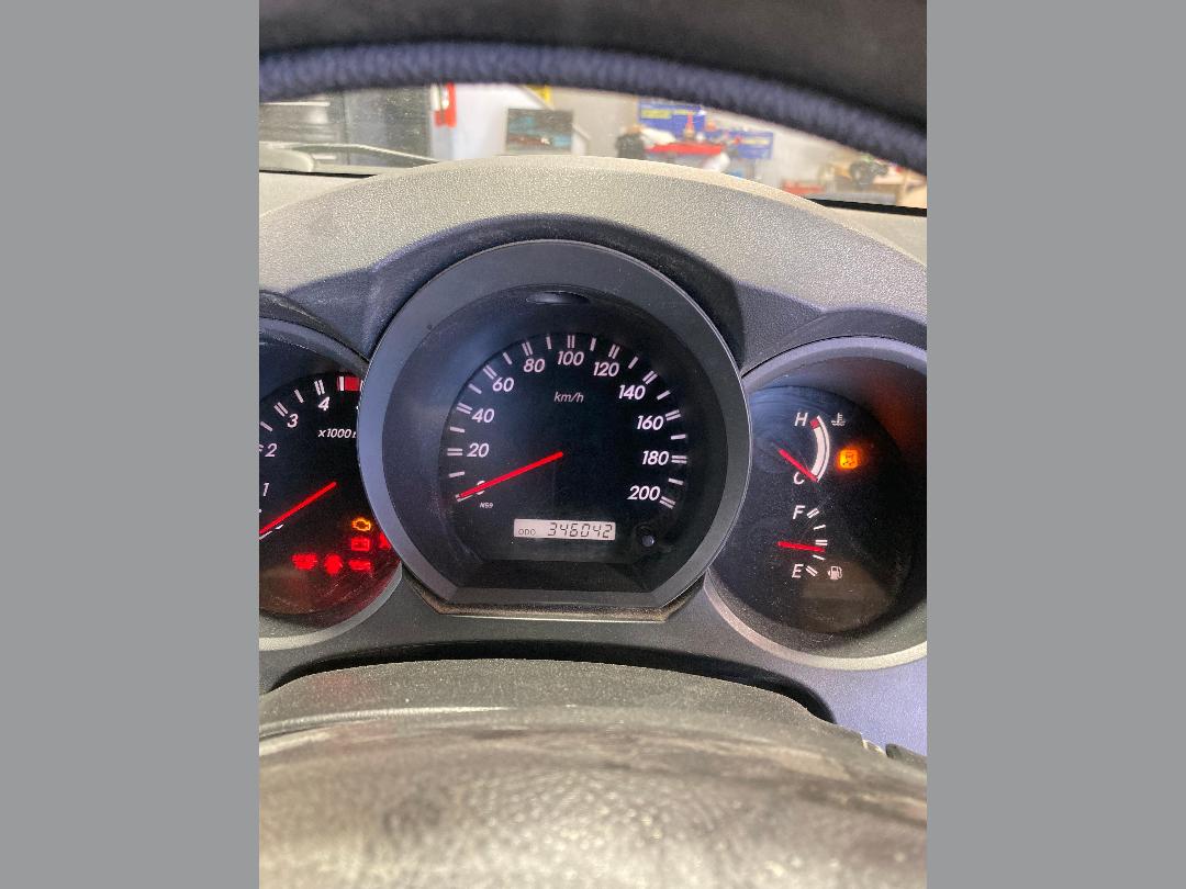 Photo '9' of Toyota Hilux TD SR5 DC