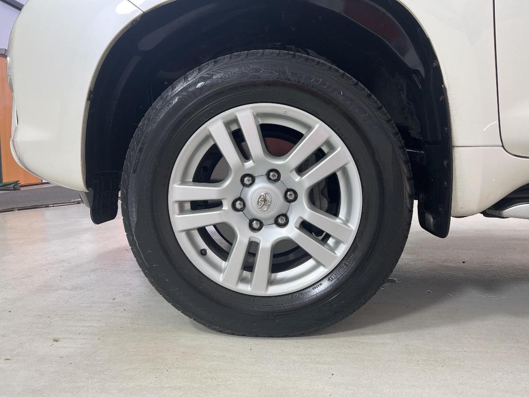 Photo '10' of Toyota Landcruiser Prado Photo '10' of Toyota Landcruiser Prado