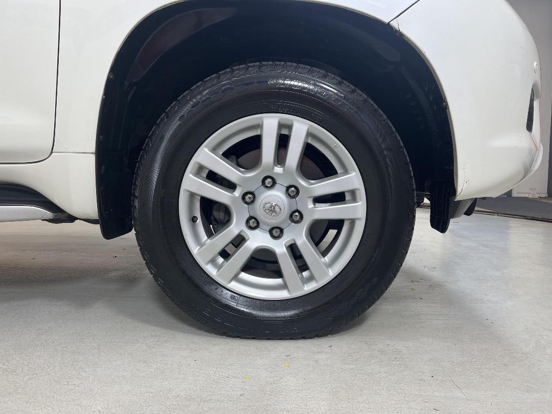 Photo '9' of Toyota Landcruiser Prado Photo '9' of Toyota Landcruiser Prado