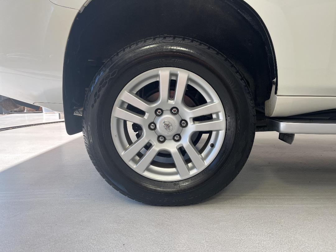 Photo '12' of Toyota Landcruiser Prado Photo '12' of Toyota Landcruiser Prado