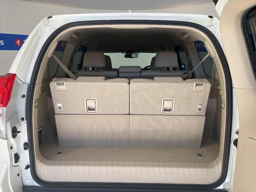 Photo '14' of Toyota Landcruiser Prado Photo '14' of Toyota Landcruiser Prado