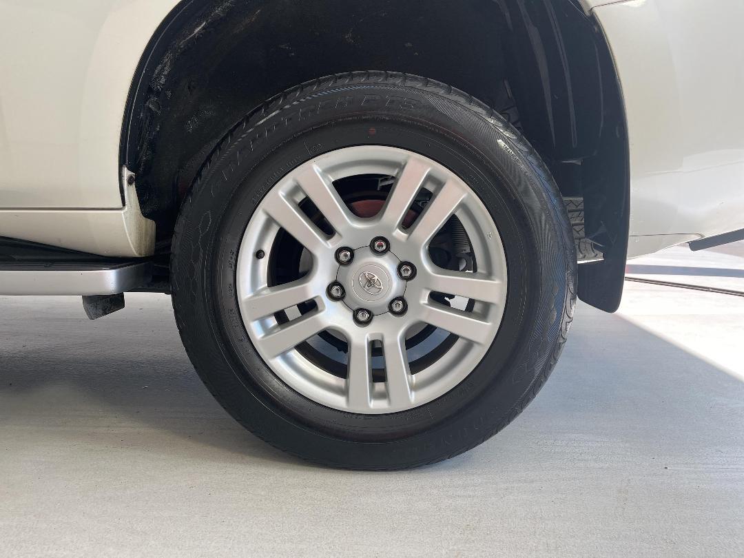 Photo '11' of Toyota Landcruiser Prado Photo '11' of Toyota Landcruiser Prado
