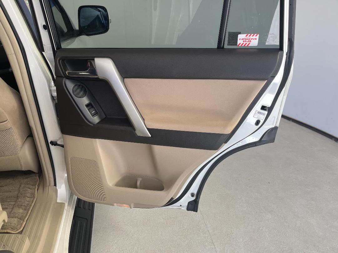 Photo '19' of Toyota Landcruiser Prado Photo '19' of Toyota Landcruiser Prado