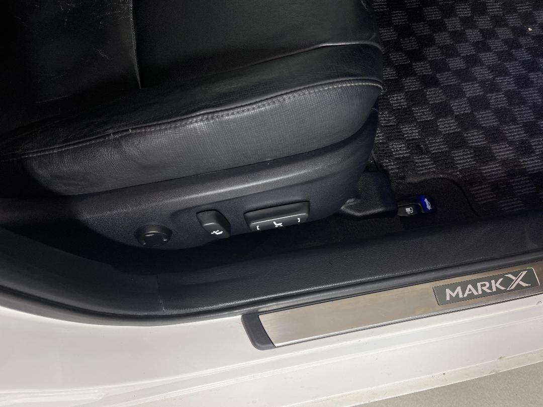 Photo '24' of Toyota Markx