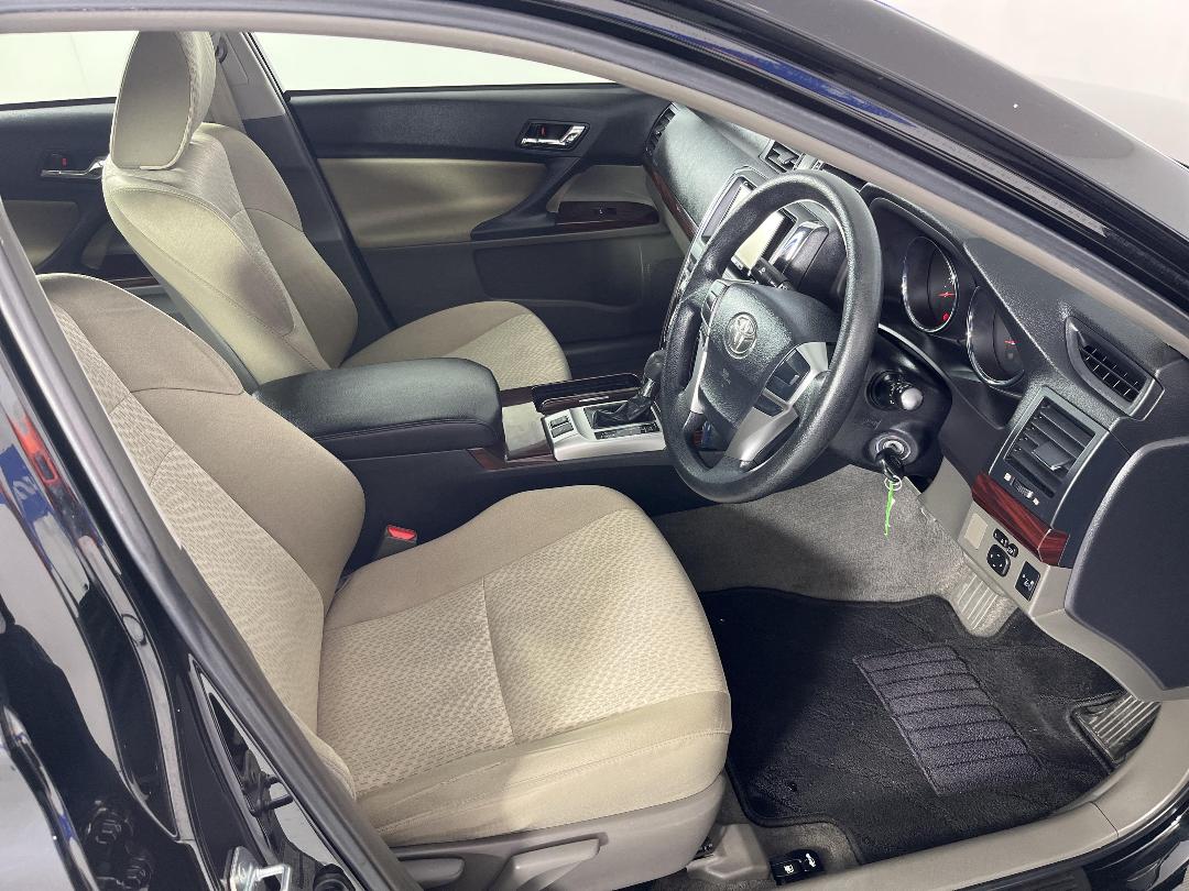 Photo '16' of Toyota Markx Photo '16' of Toyota Markx