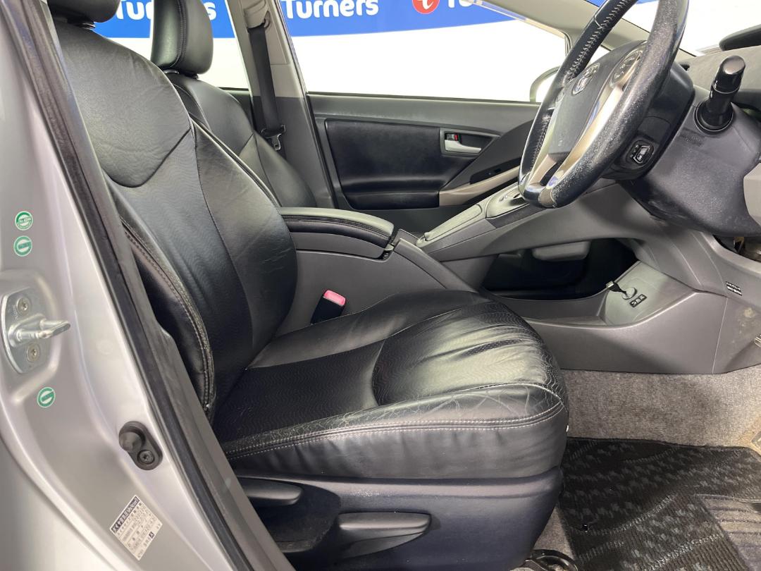 Photo '16' of Toyota Prius Photo '16' of Toyota Prius