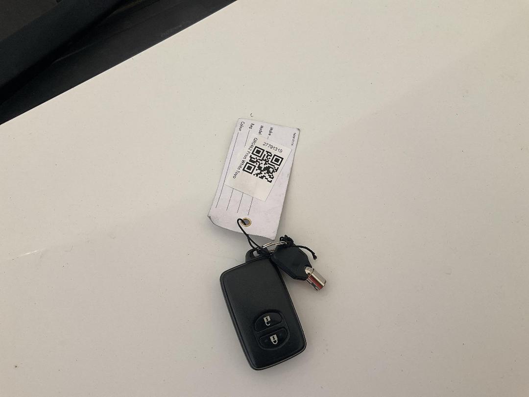 Photo '10' of Toyota Prius Hybrid Photo '10' of Toyota Prius Hybrid