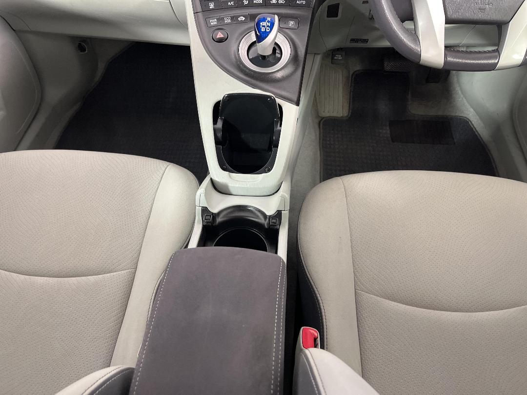 Photo '18' of Toyota Prius Photo '18' of Toyota Prius