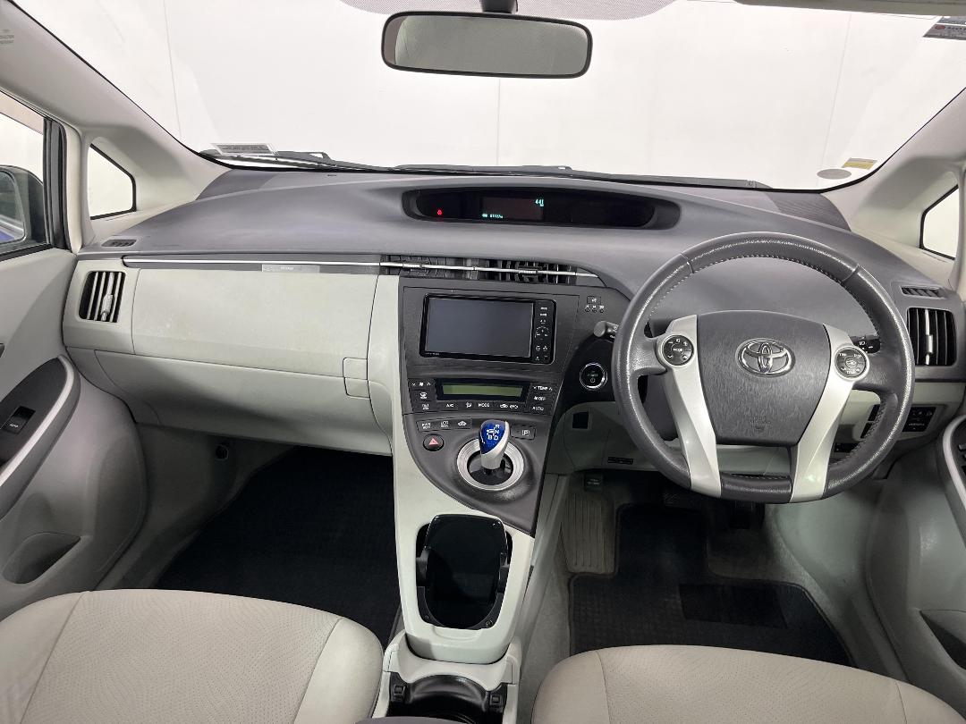 Photo '17' of Toyota Prius Photo '17' of Toyota Prius