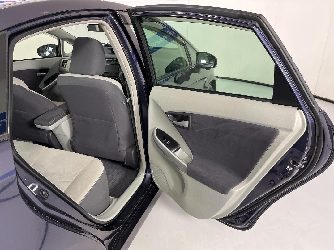 Photo '19' of Toyota Prius Photo '19' of Toyota Prius