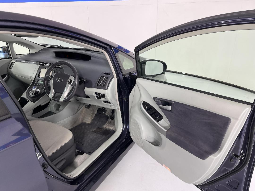 Photo '15' of Toyota Prius Photo '15' of Toyota Prius