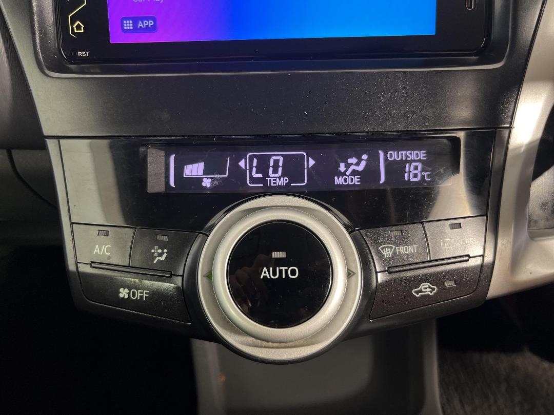 Photo '29' of Toyota Prius Photo '29' of Toyota Prius