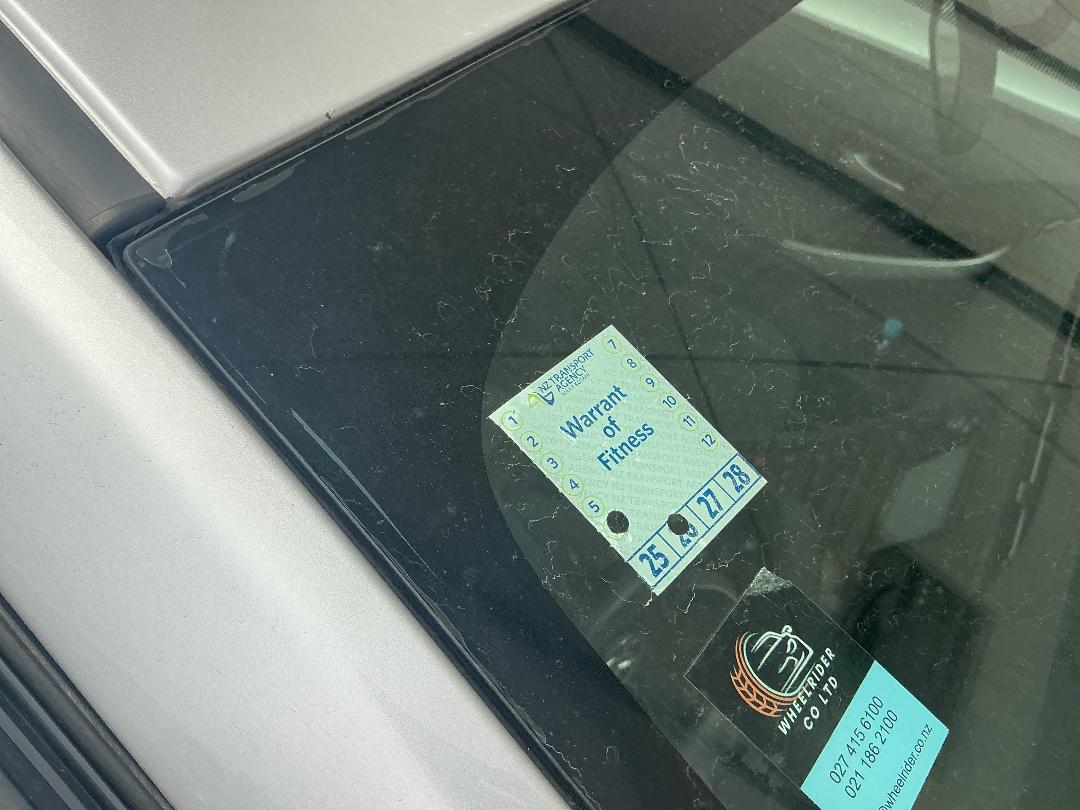 Photo '20' of Toyota Prius Photo '20' of Toyota Prius