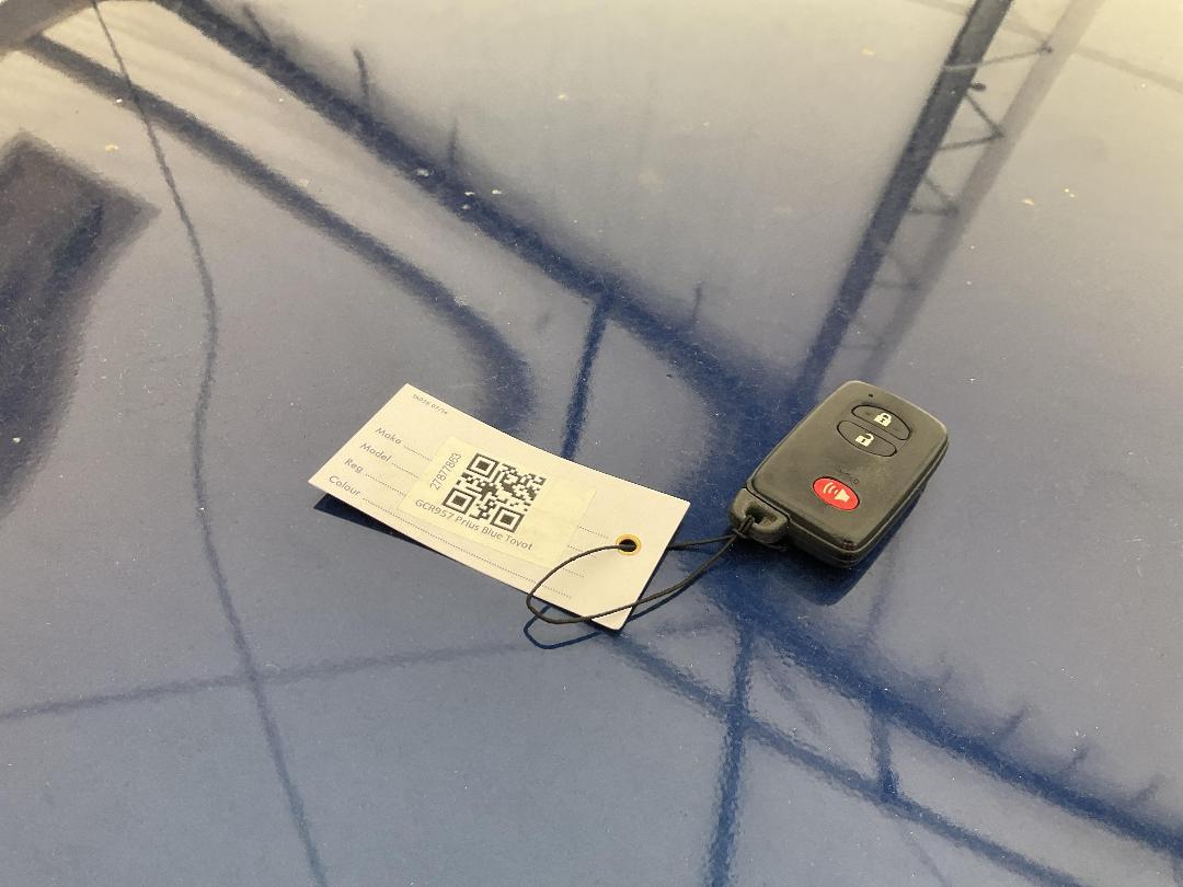 Photo '17' of Toyota Prius