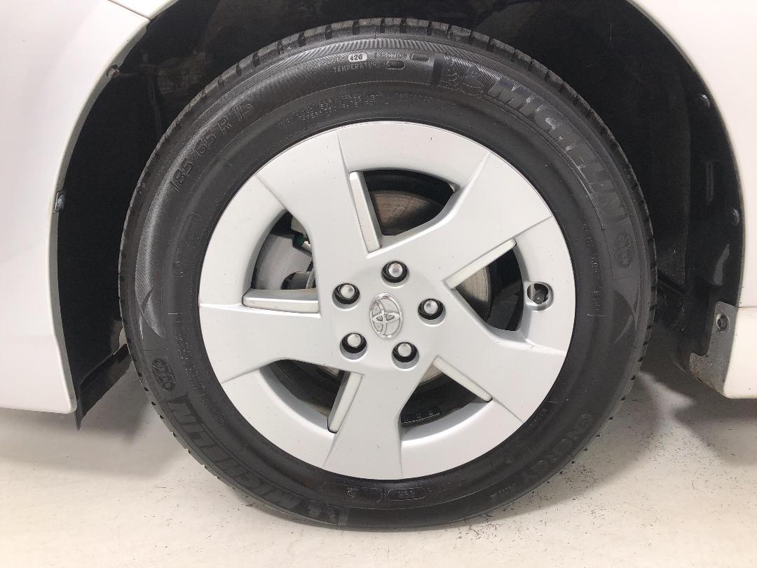 Photo '10' of Toyota Prius