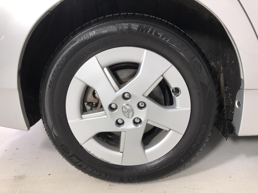 Photo '12' of Toyota Prius