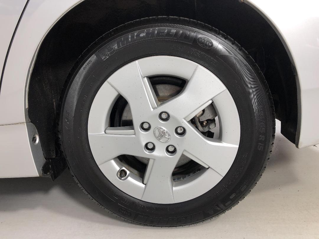 Photo '11' of Toyota Prius