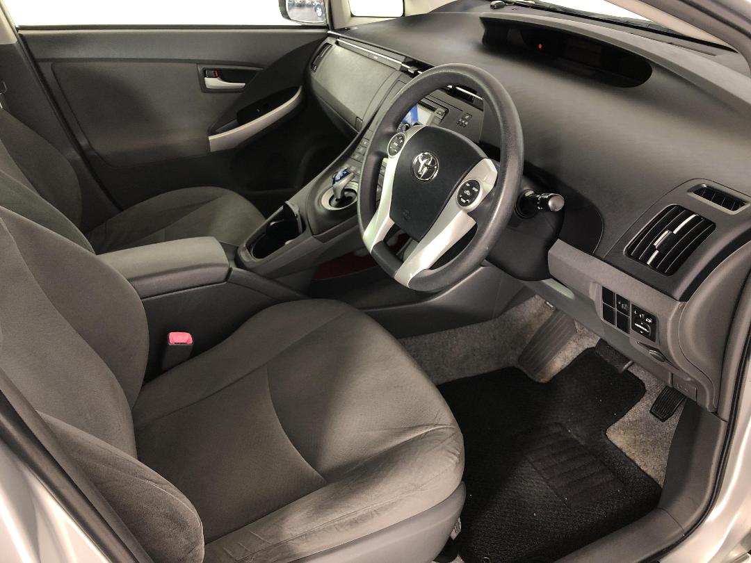 Photo '16' of Toyota Prius