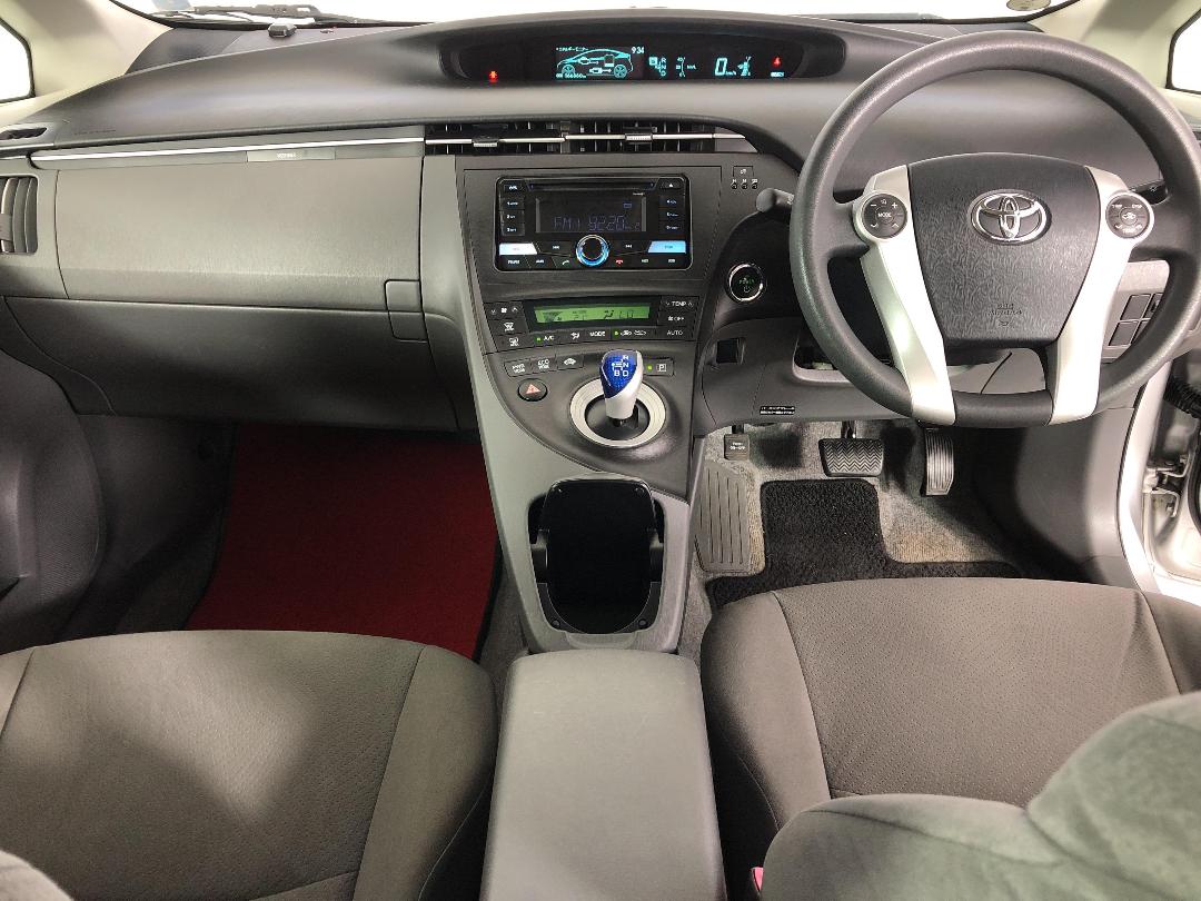 Photo '17' of Toyota Prius