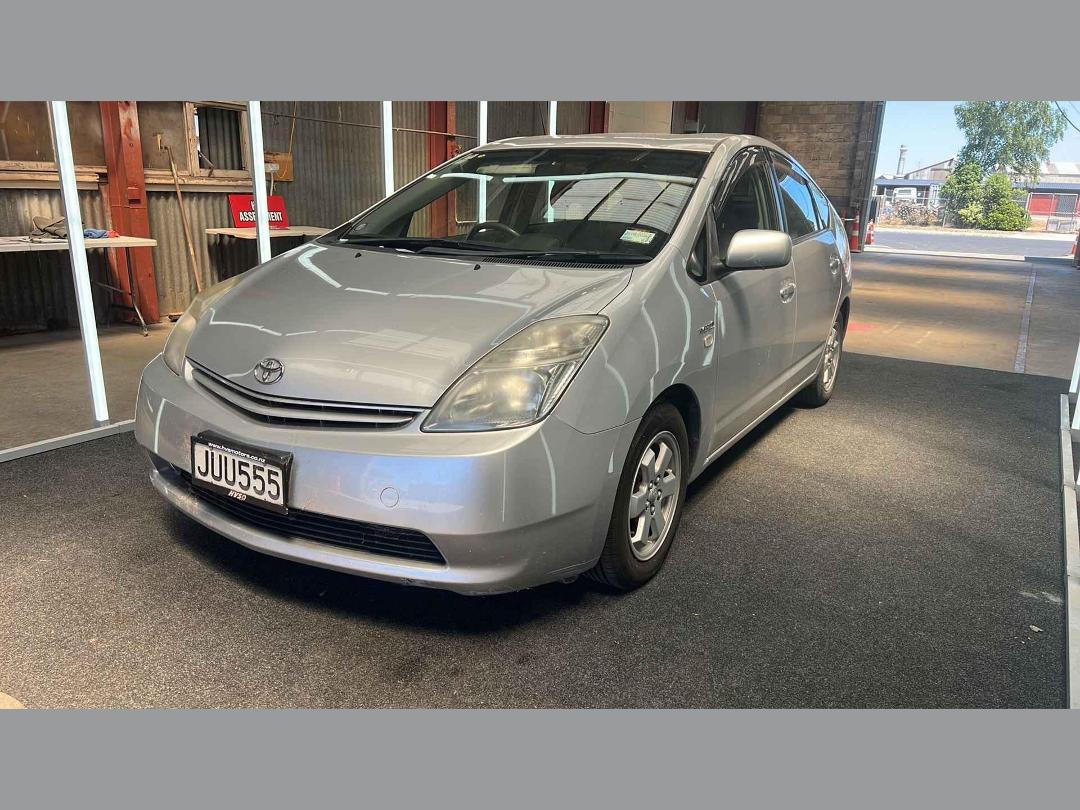 Photo '2' of Toyota Prius