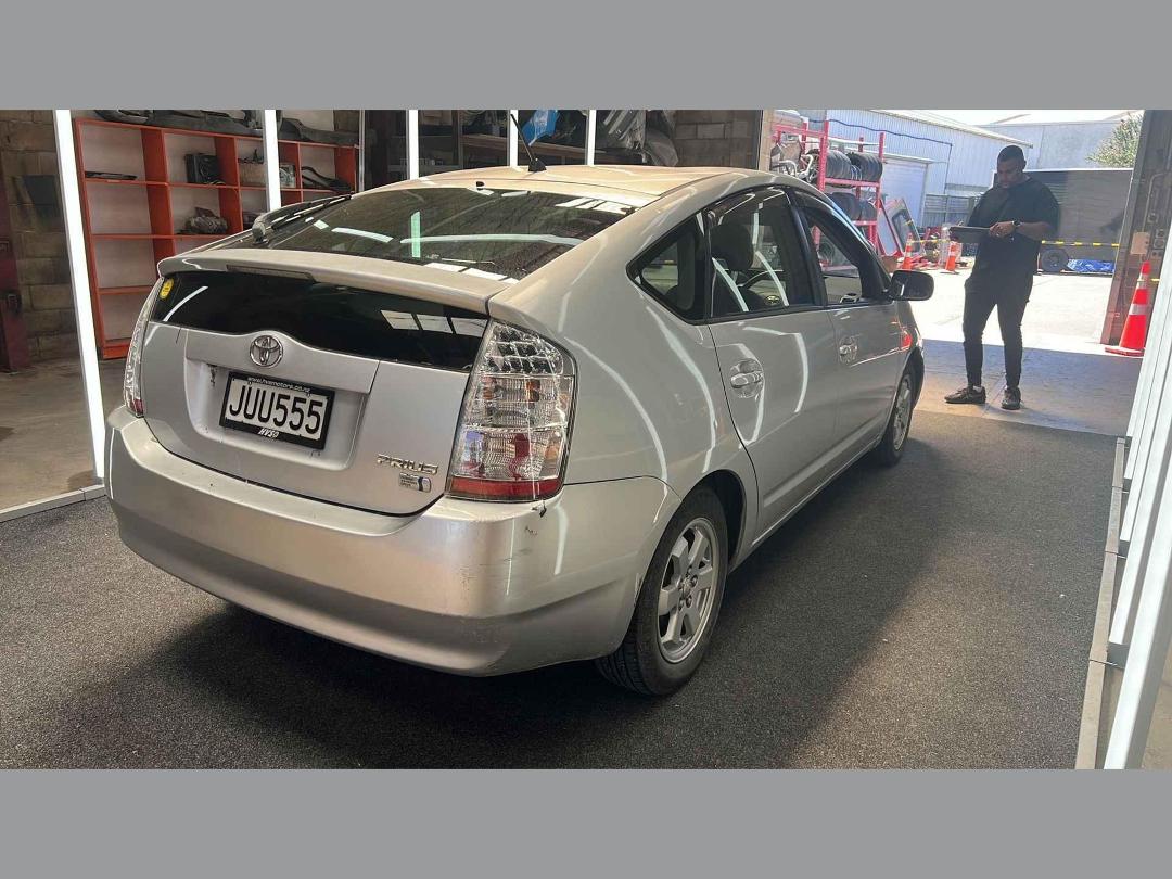 Photo '4' of Toyota Prius