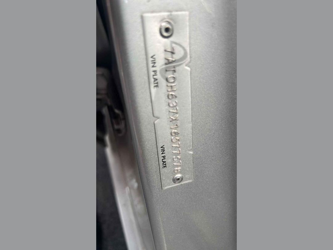 Photo '8' of Toyota Prius