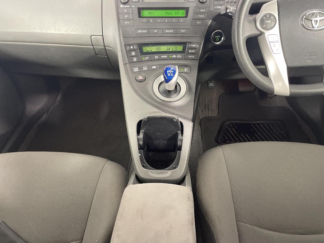 Photo '18' of Toyota Prius Photo '18' of Toyota Prius