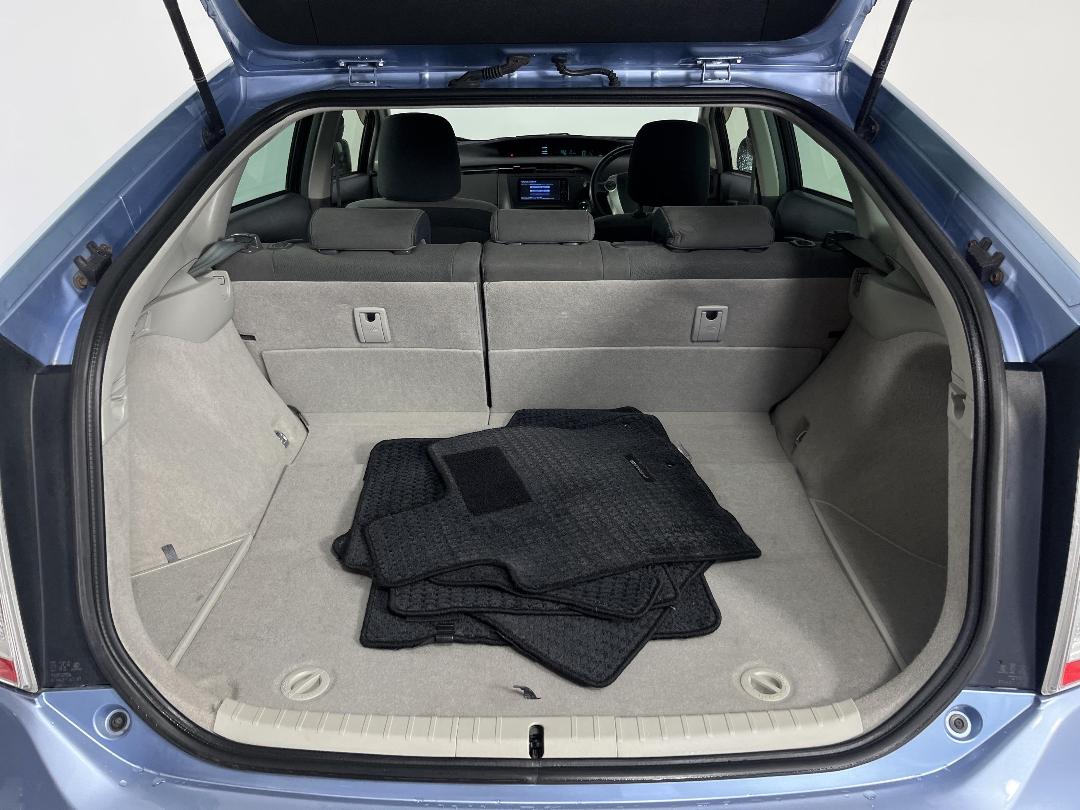 Photo '14' of Toyota Prius Photo '14' of Toyota Prius