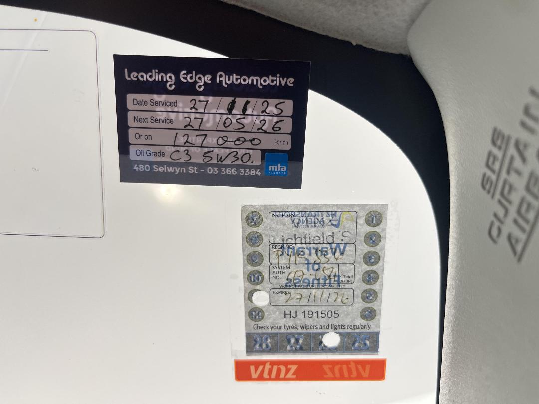 Photo '29' of Toyota Prius Photo '29' of Toyota Prius