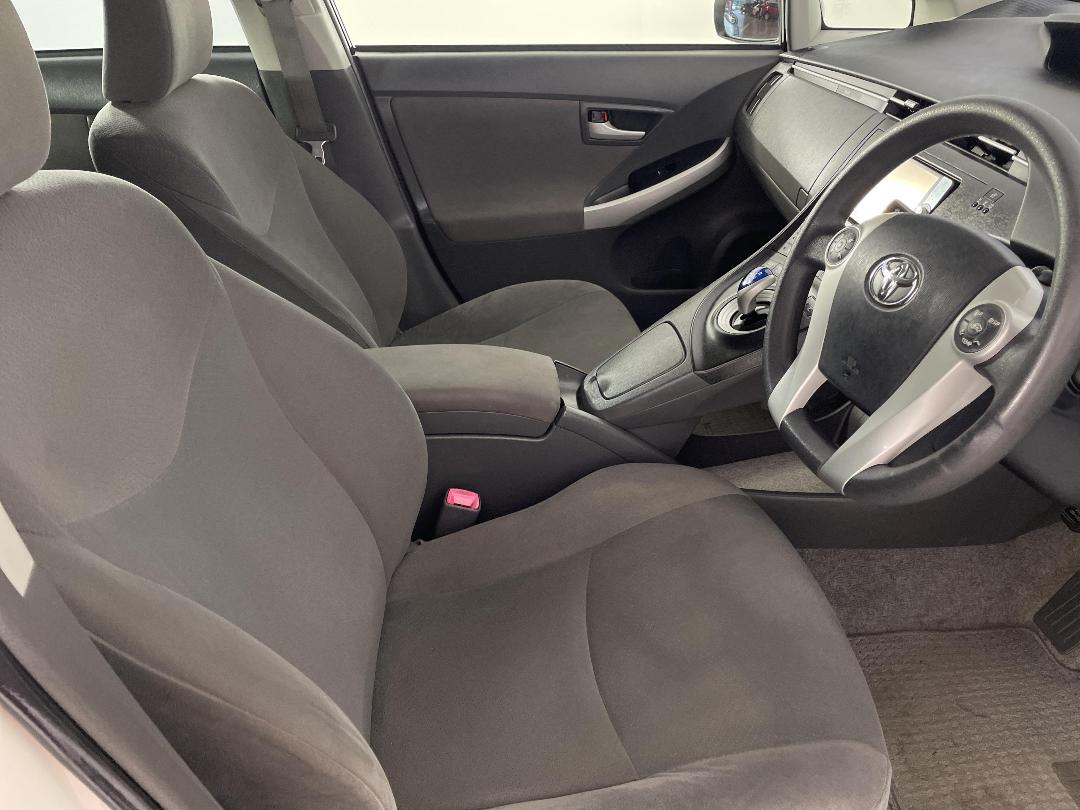 Photo '16' of Toyota Prius Photo '16' of Toyota Prius