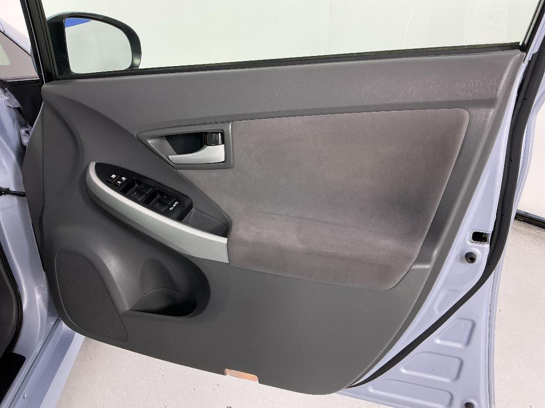 Photo '15' of Toyota Prius Photo '15' of Toyota Prius