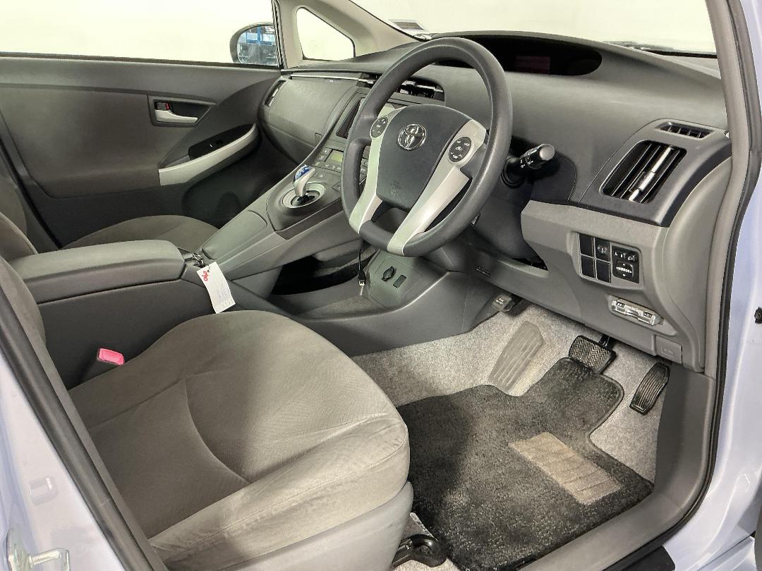 Photo '16' of Toyota Prius Photo '16' of Toyota Prius