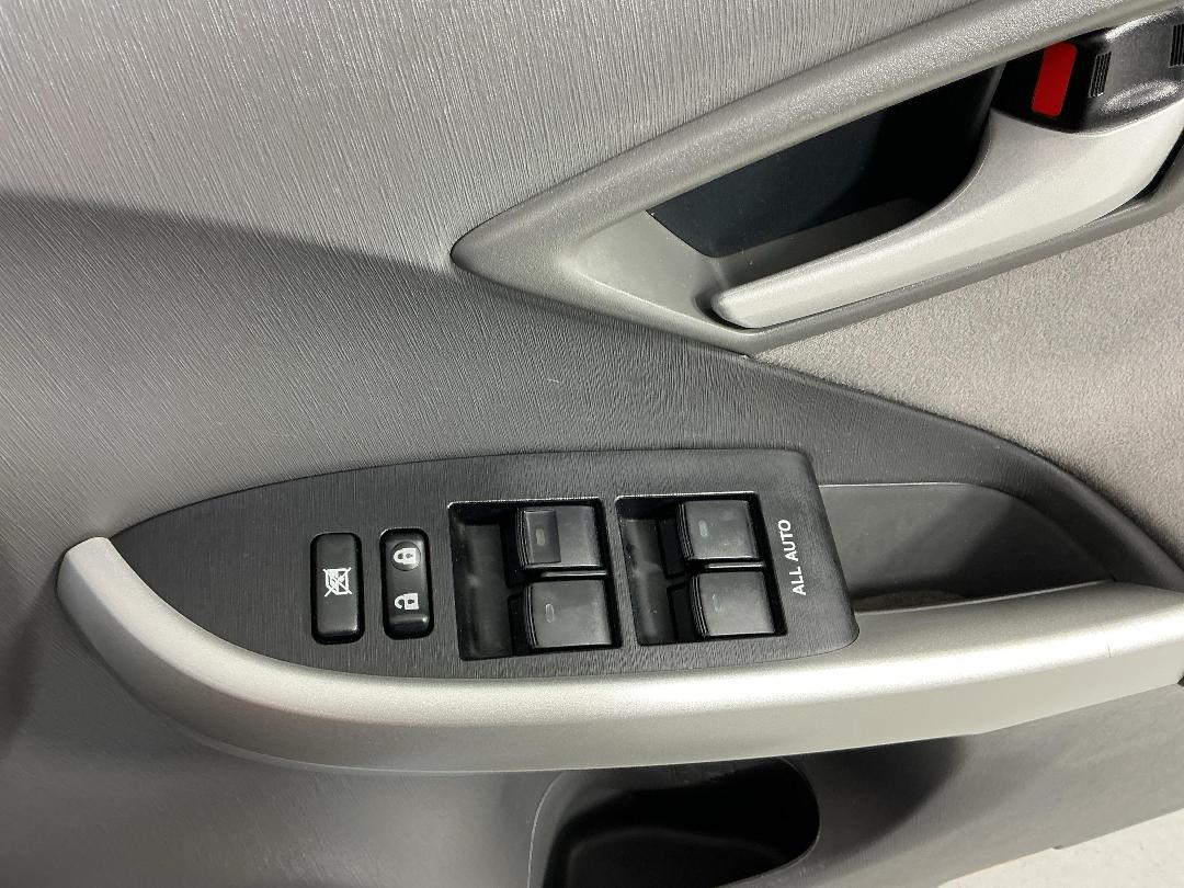 Photo '25' of Toyota Prius Photo '25' of Toyota Prius