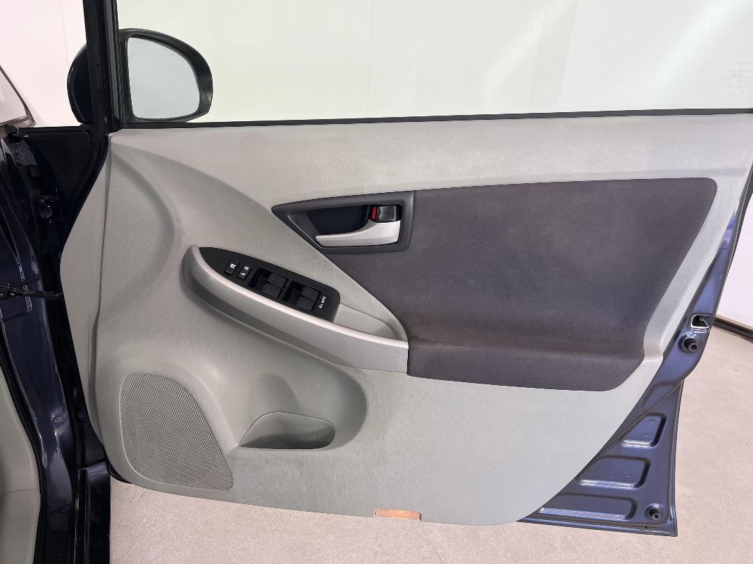 Photo '15' of Toyota Prius