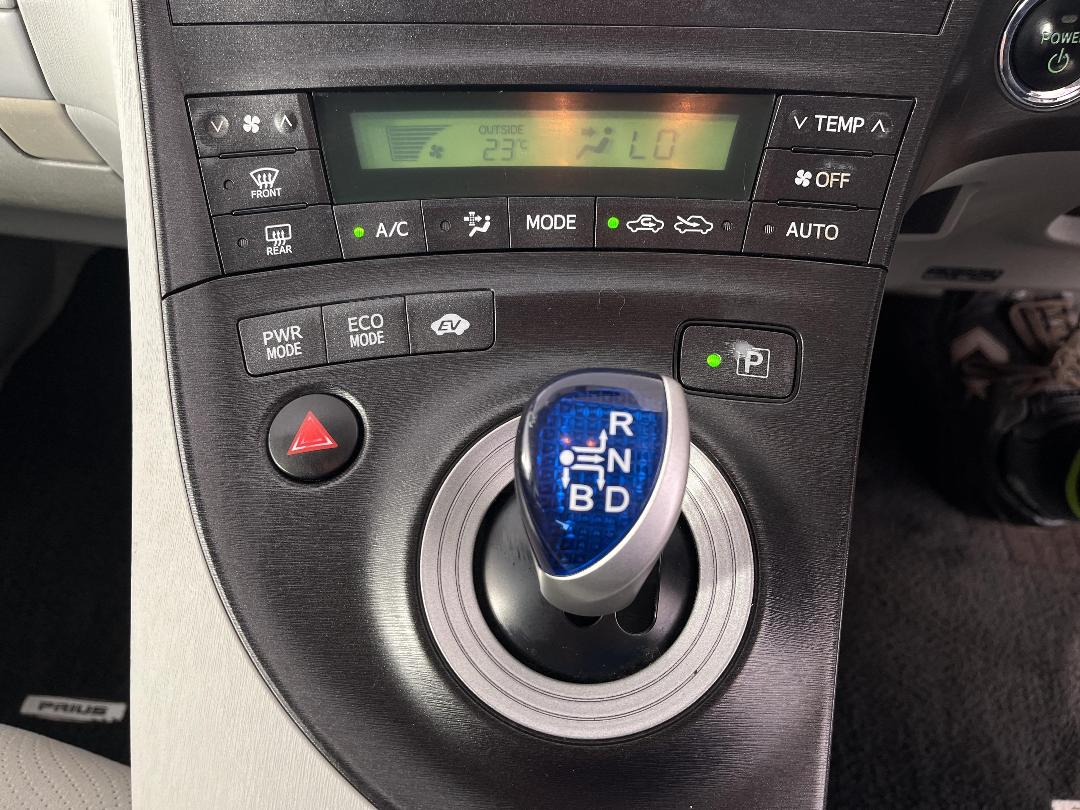 Photo '28' of Toyota Prius